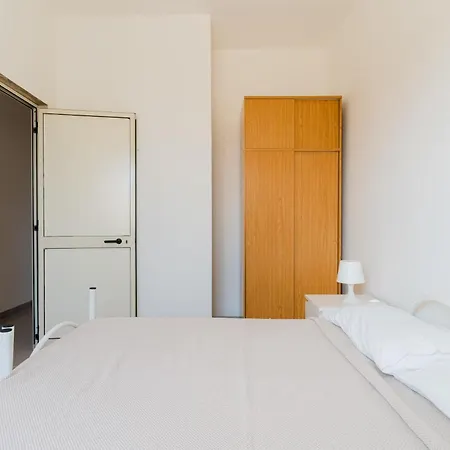 Mosquito Apartment