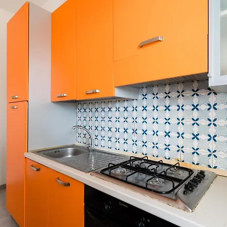 Mosquito Apartment *